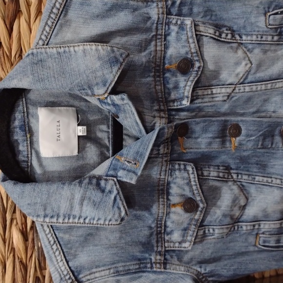 Aritzia Talula distressed jean jacket size xs - Picture 3 of 7